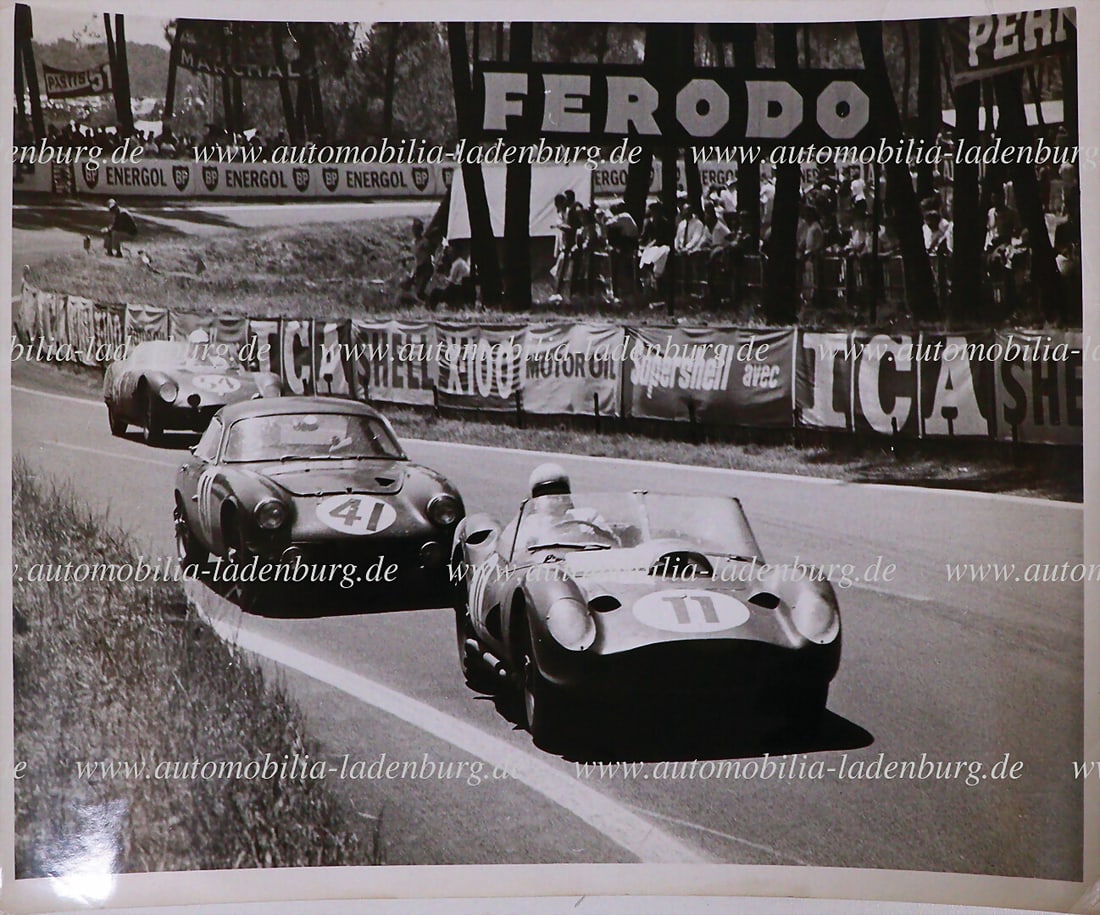 FERRARI Original b/w photo Gendebien / Frere on Ferrari 250TR (#0774TR), in front of Lotus Elite: FERRARI Original b/w photo Gendebien / Frere on Ferrari 250TR (#0774TR), in front of Lotus Elite MK14 by Wagstaff / Marsh, Le Mans 1960, 20,5x25,5cm German Description FERRARI Original s/w Aufnahme Ge