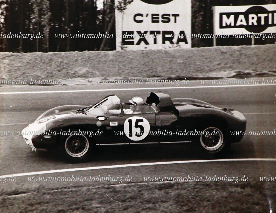 FERRARI Original b/w photo Rodriguez / Hudson on Ferrari 330P (#0810), Le Mans 1964, stamped "Photo: FERRARI Original b/w photo Rodriguez / Hudson on Ferrari 330P (#0810), Le Mans 1964, stamped "Photo Actualites Le Mans" German Description FERRARI Original s/w Aufnahme Rodriguez / Hudson auf Ferrari 