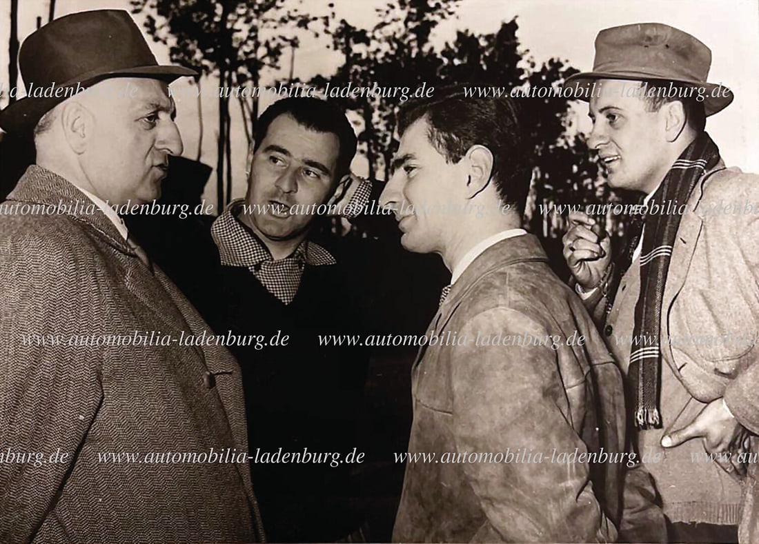 FERRARI Original b/w photograph of Enzo Ferrari in conversation, 10x15cm German Description: FERRARI Original b/w photograph of Enzo Ferrari in conversation, 10x15cm German Description FERRARI Original s/w Aufnahme Enzo Ferrari im Gespräch, 10x15cm