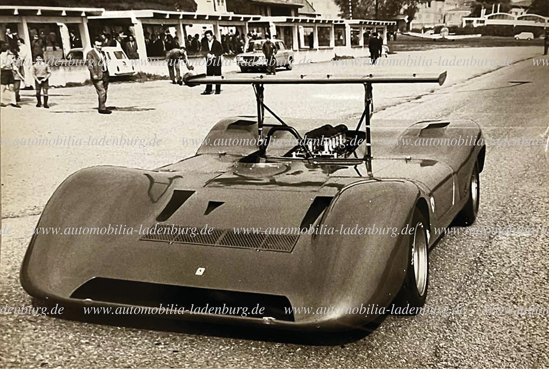FERRARI Original b/w photo Ferrari 612P Can-Am 1968, taken during test drives, 13x18cm, stamped: FERRARI Original b/w photo Ferrari 612P Can-Am 1968, taken during test drives, 13x18cm, stamped "Attualfoto" German Description FERRARI Original s/w Aufnahme Ferrari 612P Can-Am 1968, Aufnahme bei Tes