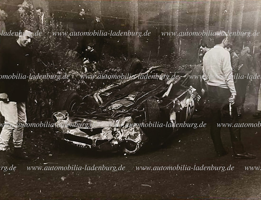 FERRARI Original b/w photo accident recording Ferrari 250GTO (#3809GT) by Csazy / Foitek, 1000KM (1 of 2)