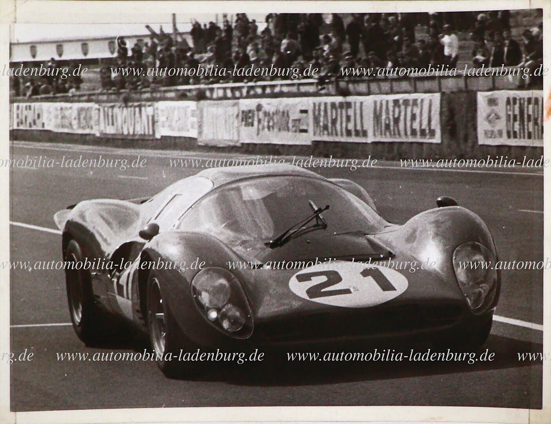 FERRARI Original b/w photograph Scarfiotti / Parkes on Ferrari 330P4 (#0858), Le Mans 1967, 18x24cm,: FERRARI Original b/w photograph Scarfiotti / Parkes on Ferrari 330P4 (#0858), Le Mans 1967, 18x24cm, stamped "M.L.Rosenthal" German Description FERRARI Original s/w Aufnahme Scarfiotti / Parkes auf Fe