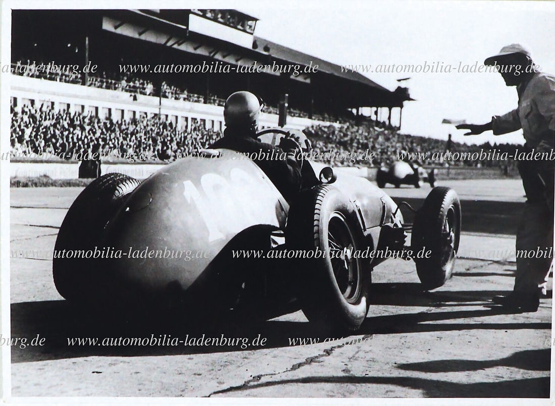 FERRARI Original b/w photo Piero Taruffi on Ferrari 500, German Grand Prix 1952, 13x18cm German (1 of 2)