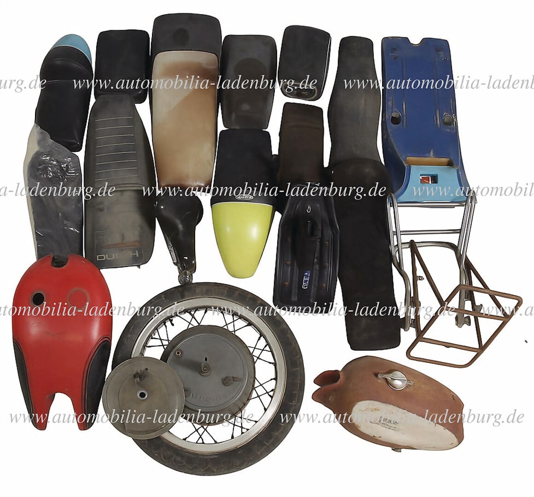 Mixed lot of 20 motorcycle parts e.g. "Moto Guzzi" tank; "Piaggio Grillo" saddle; "Reggio Emilia" (1 of 1)