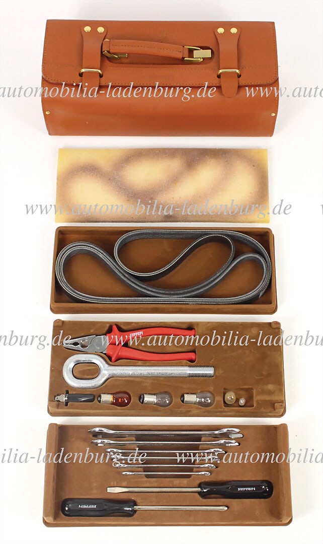 FERRARI Complete Ferrari 355 toolbox German Description FERRARI vollständiger Werkzeugkoffer (1 of 1)