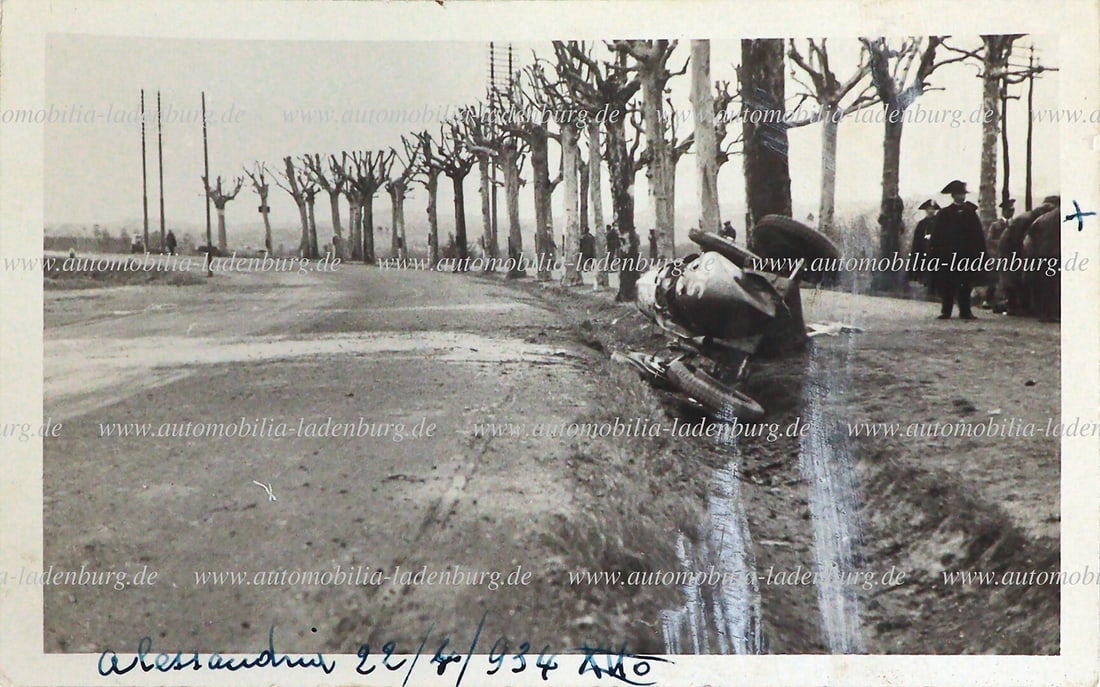TAZIO NUVOLARI 7.5.1934, handwritten postcard from Tazio Nuvolari to Giovanni Battista Guidotti: TAZIO NUVOLARI 7.5.1934, handwritten postcard from Tazio Nuvolari to Giovanni Battista Guidotti (Alfa Romeo), Nuvolari thanks him for his wishes for recovery after his accident at the race in Allessan