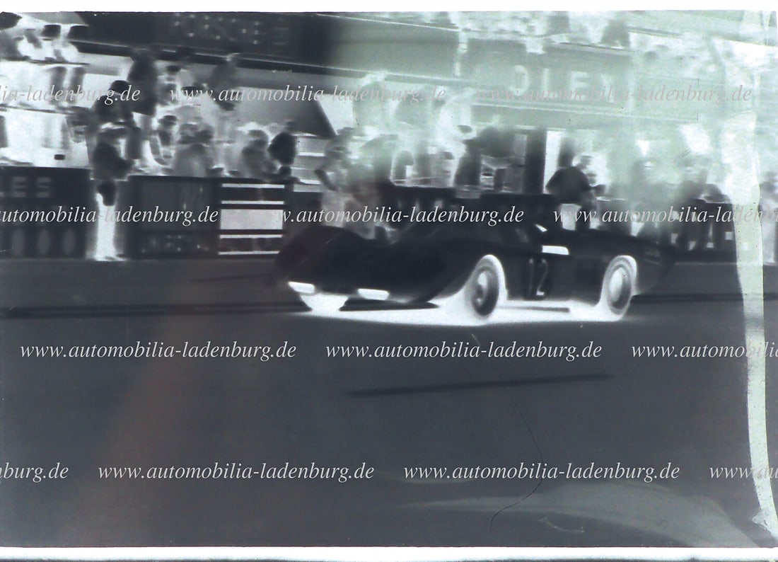 FERRARI Le Mans 1970, original b/w negative (6x8cm), the Ferrari 512S (#1038) of Jacky Ickx and (1 of 1)