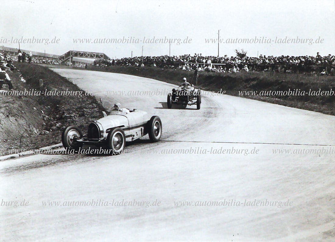 Grand Prix France original b/w photo, Grand Prix France Montlhery, Robert Benoist (16) on Bugatti (1 of 2)