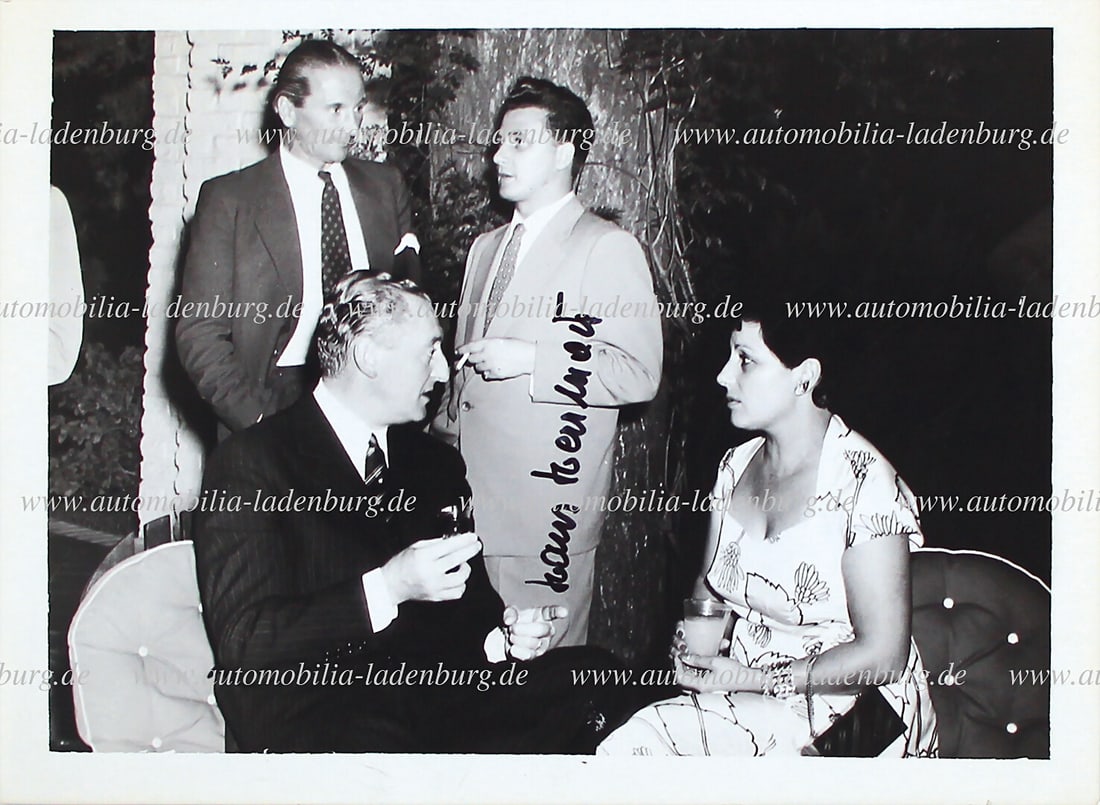 HANS HERRMANN Grand Prix Argentina 1955, signed original b/w photo, Hans Herrmann with Hanns Geier (1 of 2)