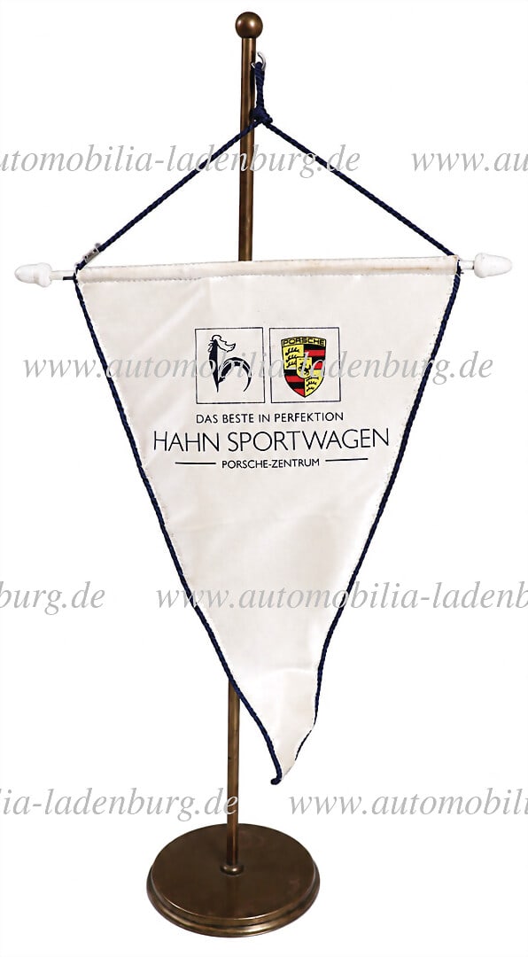 PORSCHE Table pennant "The best in perfection - Hahn sports car Porsche Center", height 52cm: PORSCHE Table pennant "The best in perfection - Hahn sports car Porsche Center", height 52cm German Description PORSCHE Tischwimpel "Das beste in Perfektion - Hahn Sportwagen Porsche Zentrum", HÃ