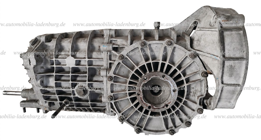 PORSCHE Gearbox for Porsche 930 Turbo four-speed, with inner workings, used, visually good condition (1 of 5)