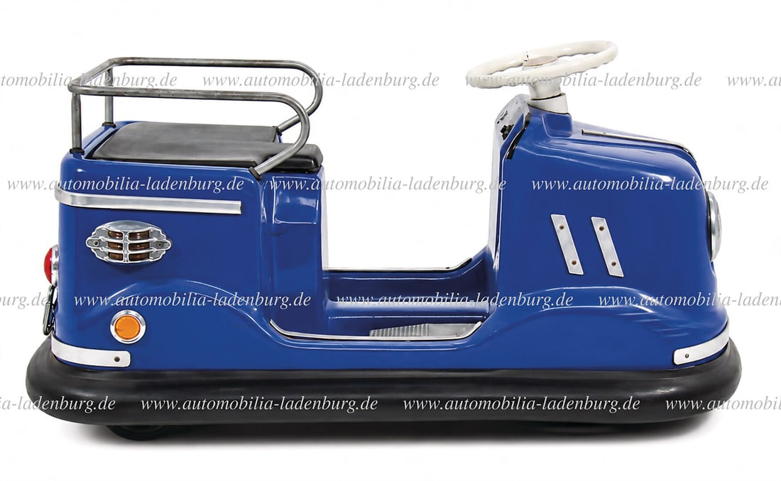 approx. 70s box car, type 343V, equipped with Porsche car battery (part no. 999.611.080: approx. 70s box car, type 343V, equipped with Porsche car battery (part no. 999.611.080 Moll/Kamina), with working headlights, in working order, 115cm x 60cm x 60cm, shipping only possible with freigh