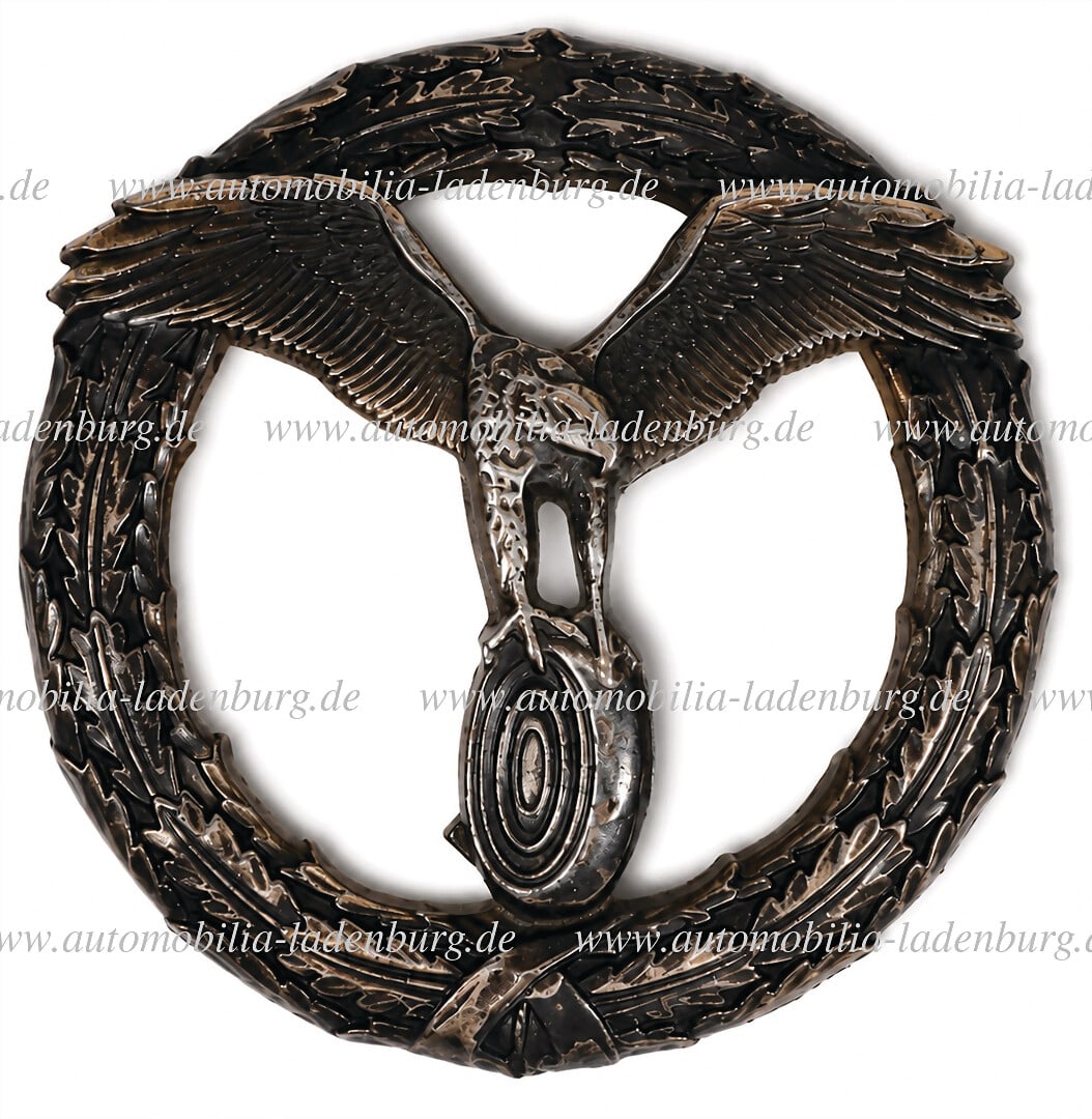 ESTATE OF HANS HUGO HARTMANN 1930s, bronze motorsports badge (LN 1700 total), with national emblem, (1 of 2)