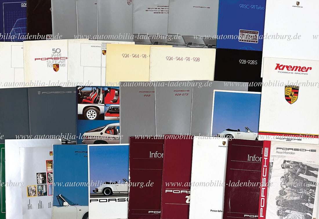 PORSCHE mixed lot of 35 pieces, press kits / sales brochures Porsche 80/90s, including e.g. press (1 of 1)