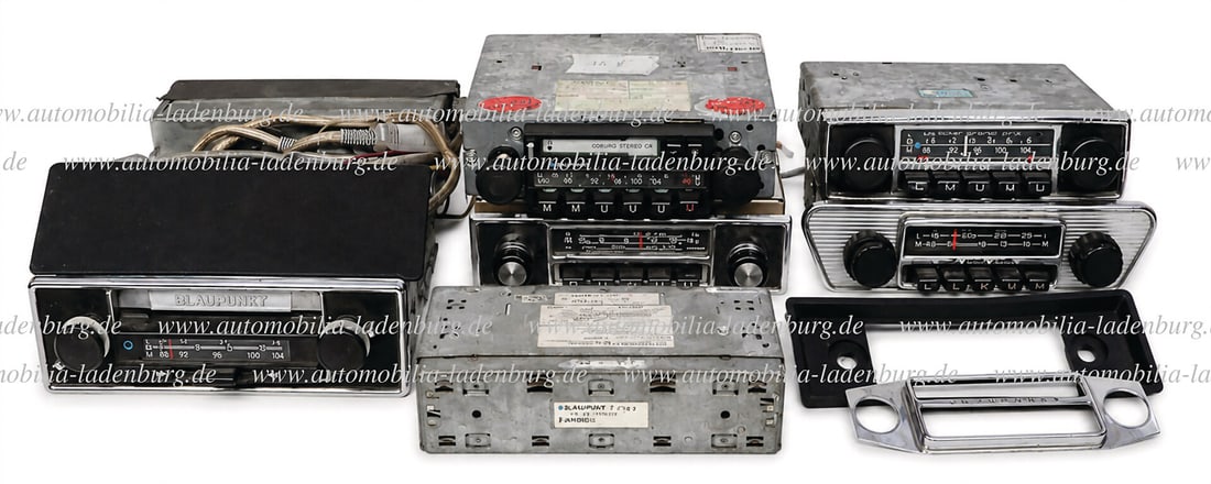 BLAUPUNKT Mixed lot of 5 car radios, including Blaupunkt (N 1191693; 127332) and many more, function (1 of 1)