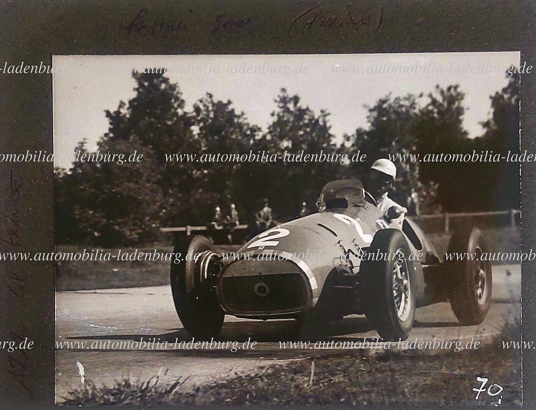 b/w photo, Farina on Ferrari 500 (No.2), Grand-Prix France, 1952, backside Gordini on Type 16: b/w photo, Farina on Ferrari 500 (No.2), Grand-Prix France, 1952, backside Gordini on Type 16 (No.8), both glued on album page, good condition German Description s/w Aufname, Farina auf Ferrari 500 (N