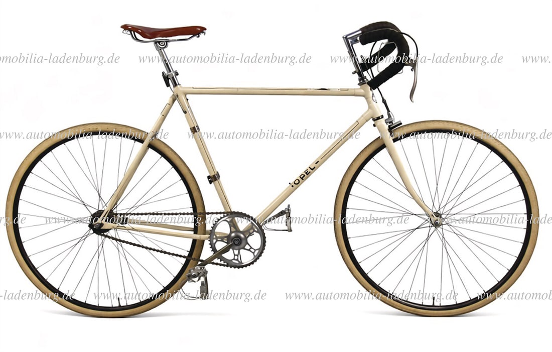 OPEL 1920s, Opel sports bike, with 2-speed F&S Torpedo hub, stamp brake, Brooks saddle, air pump,: OPEL 1920s, Opel sports bike, with 2-speed F&S Torpedo hub, stamp brake, Brooks saddle, air pump, tire diameter 70cm, handlebar height 95cm, frame height 55cm - sports bikes of this era were sporty ro