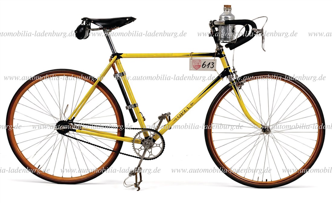 OPEL 1927, Opel ZR III professional rider model, complete and in very good condition, with double: OPEL 1927, Opel ZR III professional rider model, complete and in very good condition, with double bottle cage with Opel eye, folding oiler, wooden rims, Lohmann saddle, chainring with Opel eye, saddle