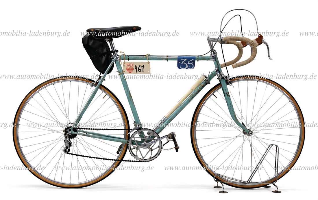 BIANCHI 1955, Bianchi Campione del Mondo, unrestored and complete, frame number "B233598", with: BIANCHI 1955, Bianchi Campione del Mondo, unrestored and complete, frame number "B233598", with Universal Extra Brev. 456949 brakes, Campagnolo gears, Nisi rims, Silca air pump, Bianchi saddle, tool b