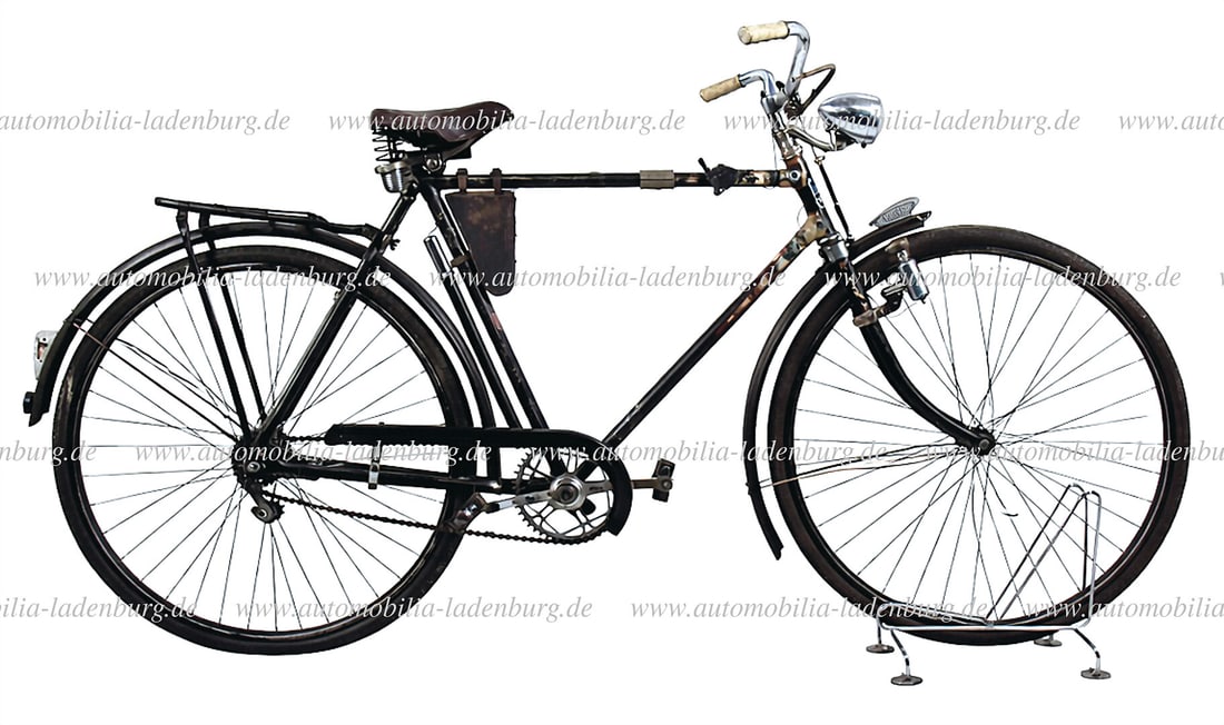 TRIUMPH ca. 1950s, Triumph men's bicycle, frame number "992072", with F&S Torpedo D.P. hub, F&S (1 of 10)