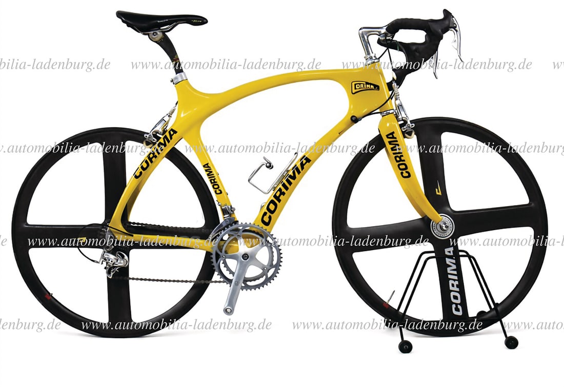 CORIMA Corima Cougar road bike, with carbon monocoque frame, Campagnolo C-Record complete groupset,: CORIMA Corima Cougar road bike, with carbon monocoque frame, Campagnolo C-Record complete groupset, Flite Titanium saddle, 3TTT stem 6 cm, 3TTT handlebars, Corima wheels with Corima spokes, Vittoria C