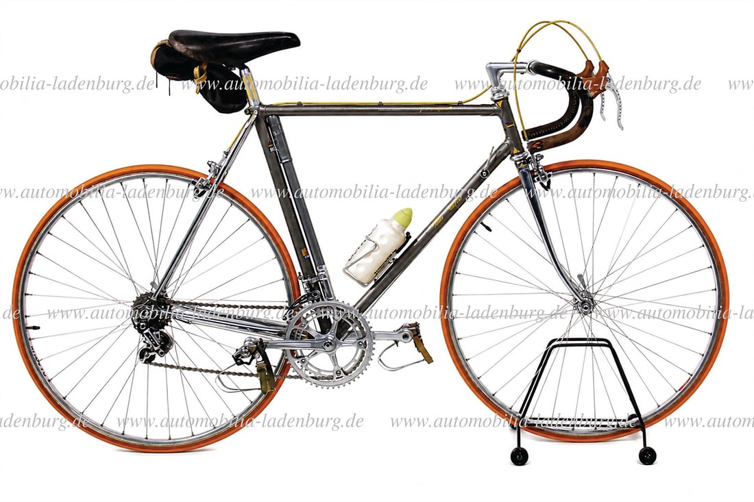 FAUSTO COPPI ca. 1974-1978, Fausto Coppi "Campionissimo", classic Italian steel frame in diamond: FAUSTO COPPI ca. 1974-1978, Fausto Coppi "Campionissimo", classic Italian steel frame in diamond geometry, Campagnolo Record groupset, Campagnolo Record crankset, Campagnolo hubs, Campagnolo brakes, 2