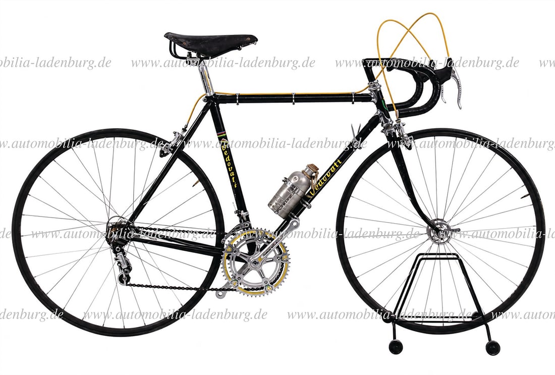 VEDOVATI 1967, handmade Italian professional racing bike from Bergamo, built with Vedovati steel: VEDOVATI 1967, handmade Italian professional racing bike from Bergamo, built with Vedovati steel frame and Vedovati fork, Campagnolo components, Campagnolo crankset with classic chainrings, Campagnolo