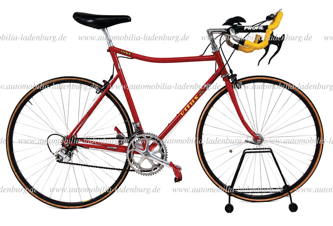 VITUS ca. 1988-1992, professional Vitus Contrarreloj time trial and triathlon bike, built on a (1 of 4)