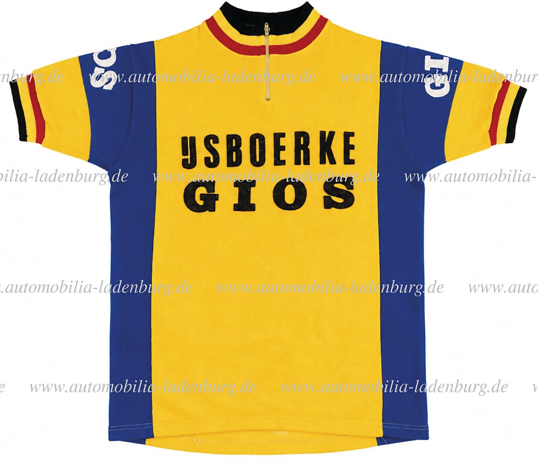 IJSBOERKE-GIOS / DIDI THURAU Mixed lot of 3 pieces, including original Ijsboerke-Gios jersey: IJSBOERKE-GIOS / DIDI THURAU Mixed lot of 3 pieces, including original Ijsboerke-Gios jersey (manufacturer Radsport Fink), size 16, and 3 factory postcards, including signed Didi Thurau, facsimile sig