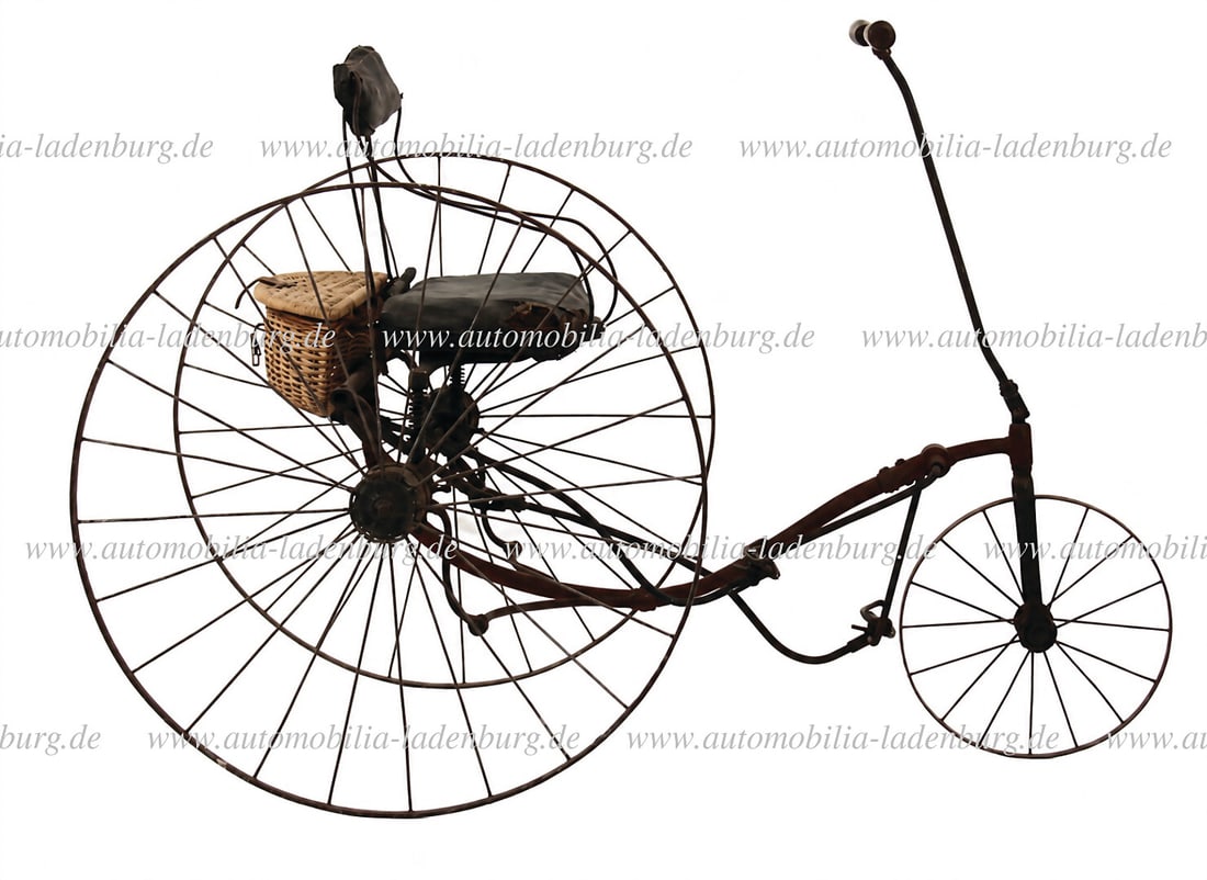 ca. 1880s/1890s, children's/youth sociable tricycle with bench seat, tubular steel frame, two large: ca. 1880s/1890s, children's/youth sociable tricycle with bench seat, tubular steel frame, two large side rear wheels, small steerable front wheel, wire-spoked wheels, long handlebar, bench seat with b