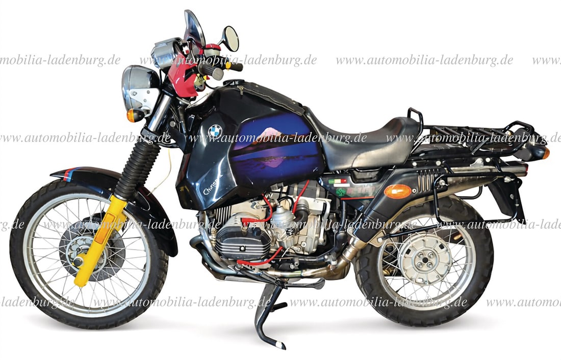 BMW 1992, BMW R80 GS, legendary touring enduro model in black paintwork with individual "Chile" (1 of 8)
