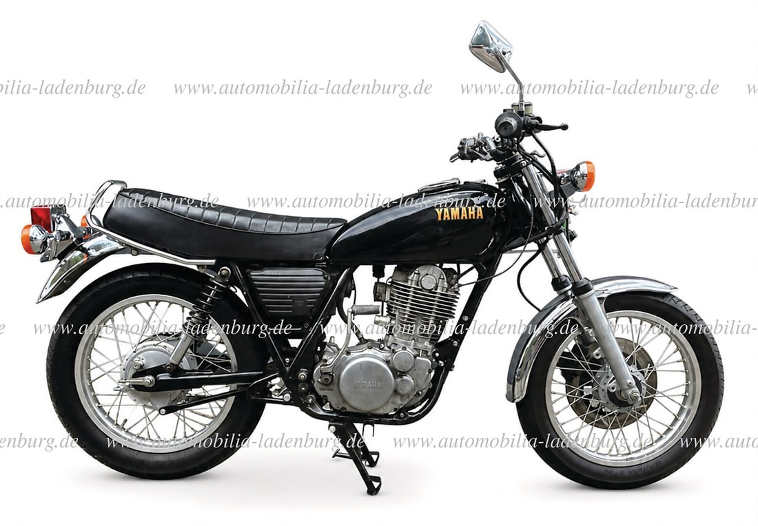YAMAHA 1984, Yamaha SR500, with 499 cc four-stroke engine and characteristic kickstarter drive, (1 of 10)