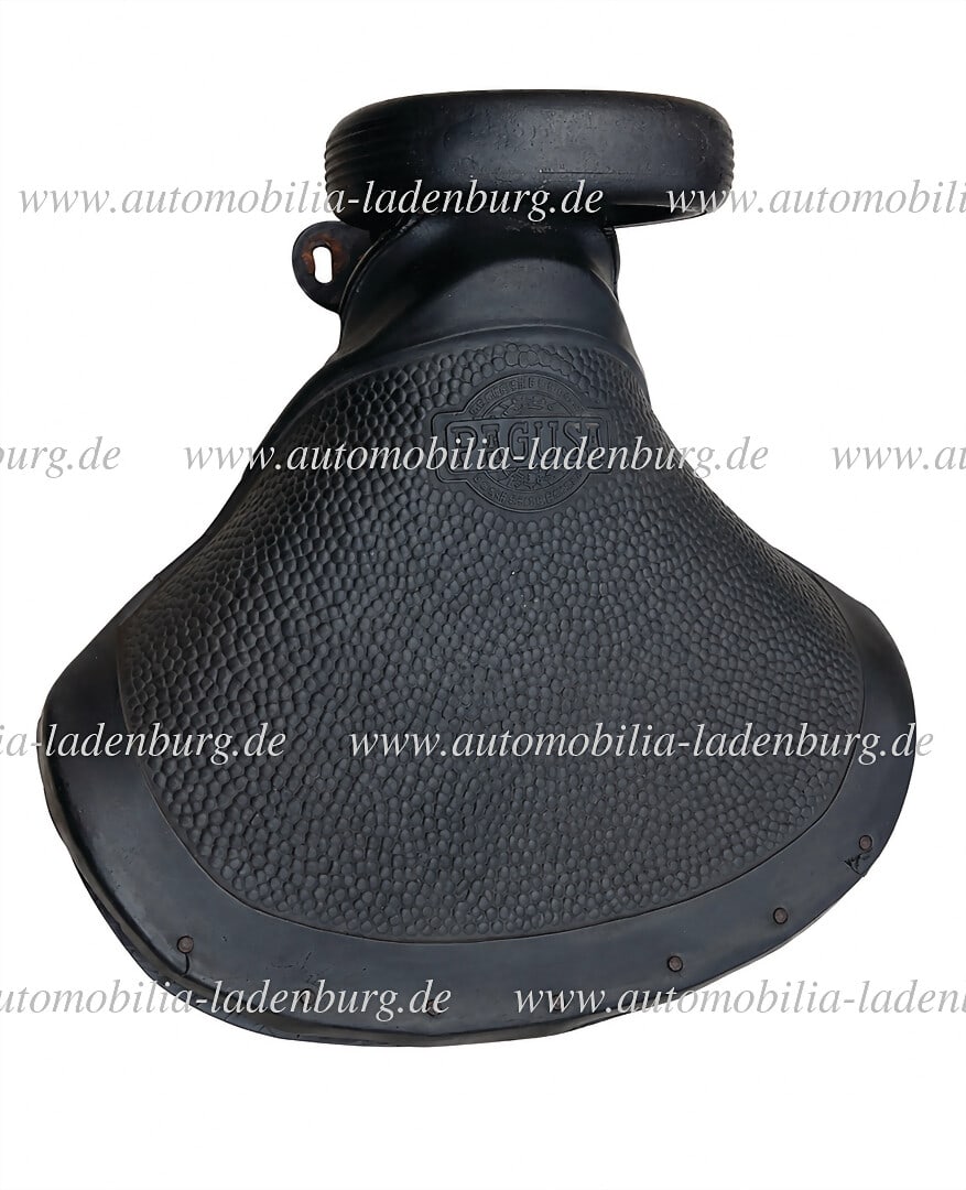 PAGUSA Original Pagusa leather passenger seat, originally mounted on BMW R26, good condition (1 of 1)