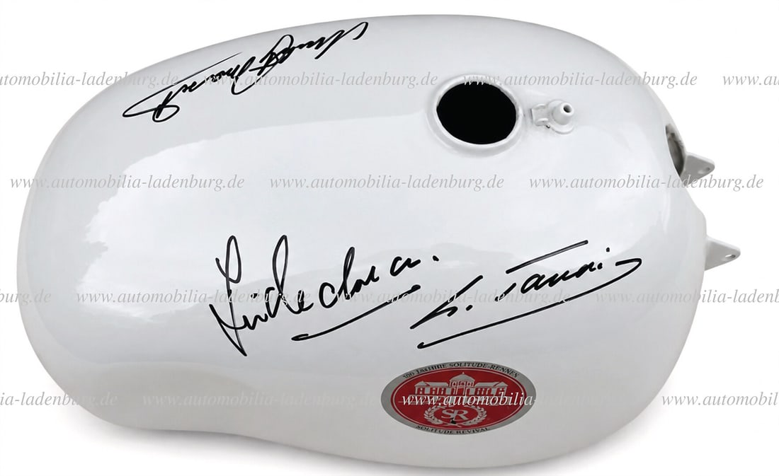 MOTO GUZZI / PHIL READ / LUIGI TAVERI 1950s, Moto Guzzi steel tank, with original signatures of the (1 of 3)