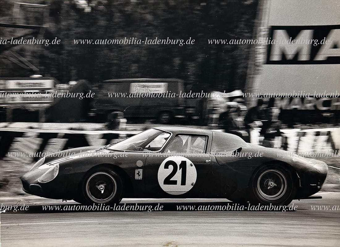 FERRARI original b/w photo Jochen Rindt / Masten Gregory / Ed Hugus on Ferrari 250LM (#5893), 24 (1 of 2)