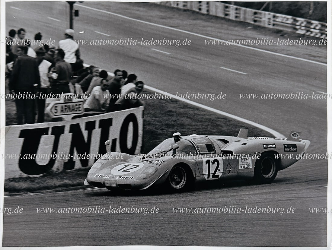 FERRARI original b/w photo Alistair Walker / Hughes de Fierland on Ferrari 512S (#1014), 24 hours Le (1 of 2)