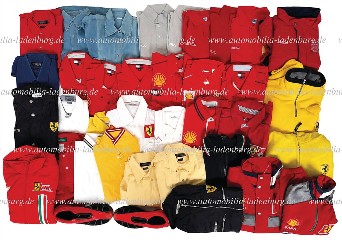 FERRARI Large mixed lot of 35 pieces, including team clothing / club clothing, such as team shirts (1 of 1)