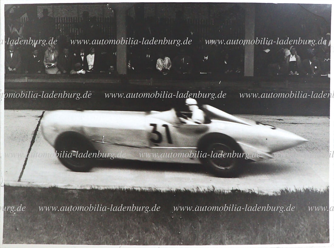 MERCEDES-BENZ Original b/w photograph (Alex StÃ¶cker 1896-1962), AVUS race 1932, Manfred (1 of 2)