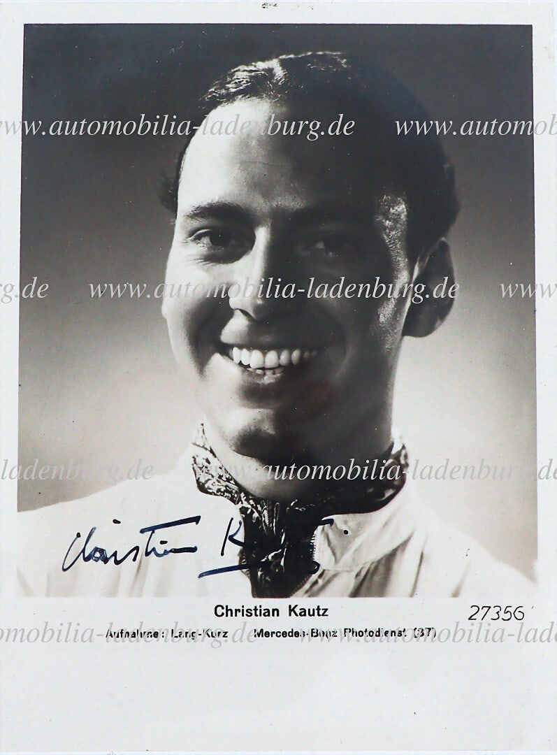 MERCEDES-BENZ / CHRISTIAN KAUTZ Hand-signed original b/w photograph Christian Kautz, 15x11,5cm: MERCEDES-BENZ / CHRISTIAN KAUTZ Hand-signed original b/w photograph Christian Kautz, 15x11,5cm German Description MERCEDES-BENZ / CHRISTIAN KAUTZ Handsignierte original s/w Aufnahme Christian Kautz, 1