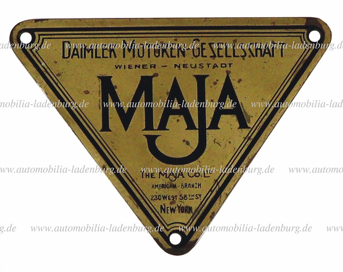 DAIMLER MOTORS COMPANY 1907/1908, original radiator emblem "Daimler Motoren Gesellschaft - Wiener: DAIMLER MOTORS COMPANY 1907/1908, original radiator emblem "Daimler Motoren Gesellschaft - Wiener Neustadt MAJA" (The Maja Co Ltd. American Branch 230 West 58th Street, New York), brass, 6.5x9cm. At t