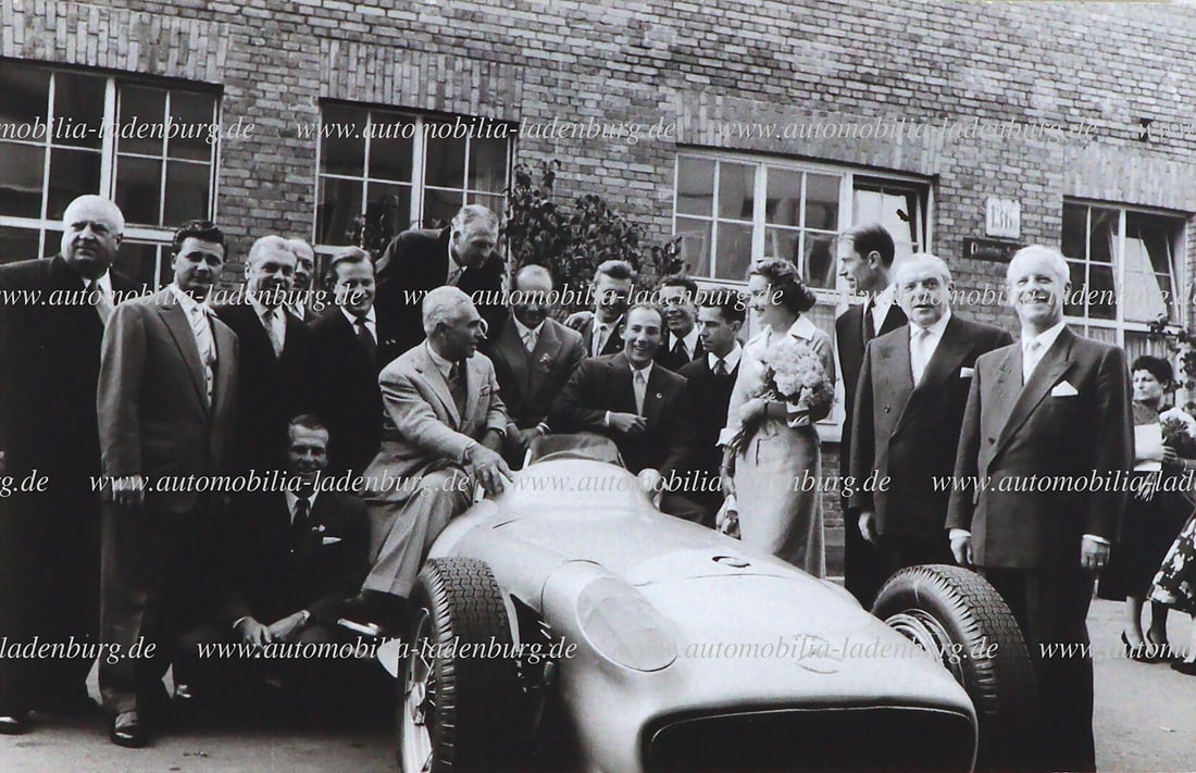 MERCEDES-BENZ 1955, original b/w photograph of the closing ceremony of the racing year, drivers of (1 of 2)