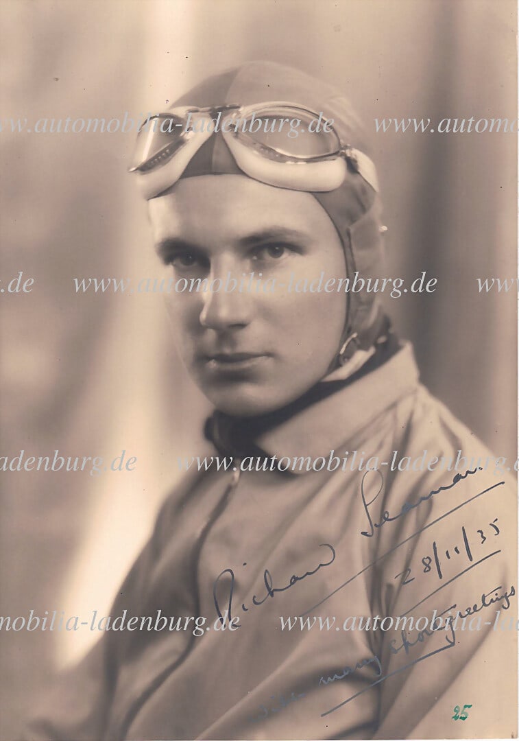 MERCEDES-BENZ signed original b/w photograph Richard Seaman, signature dated 25.11.1935, 19x13,5cm (1 of 2)