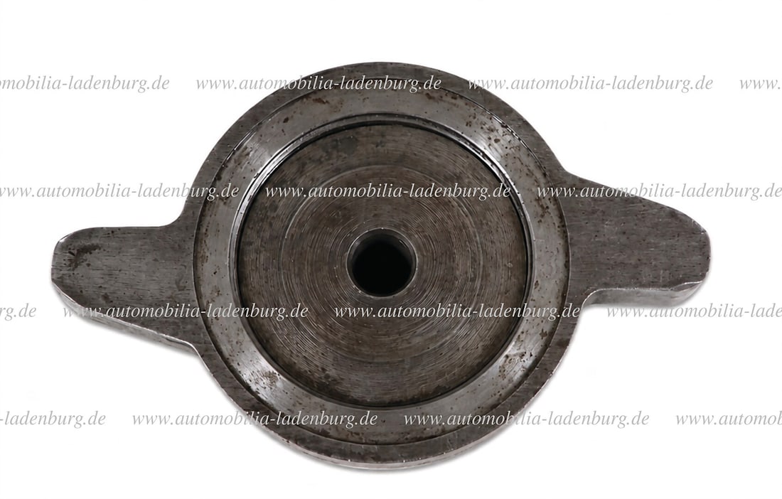 MERCEDES-BENZ original Mercedes-Benz SSK wing nut with hub adapter, good condition German (1 of 1)