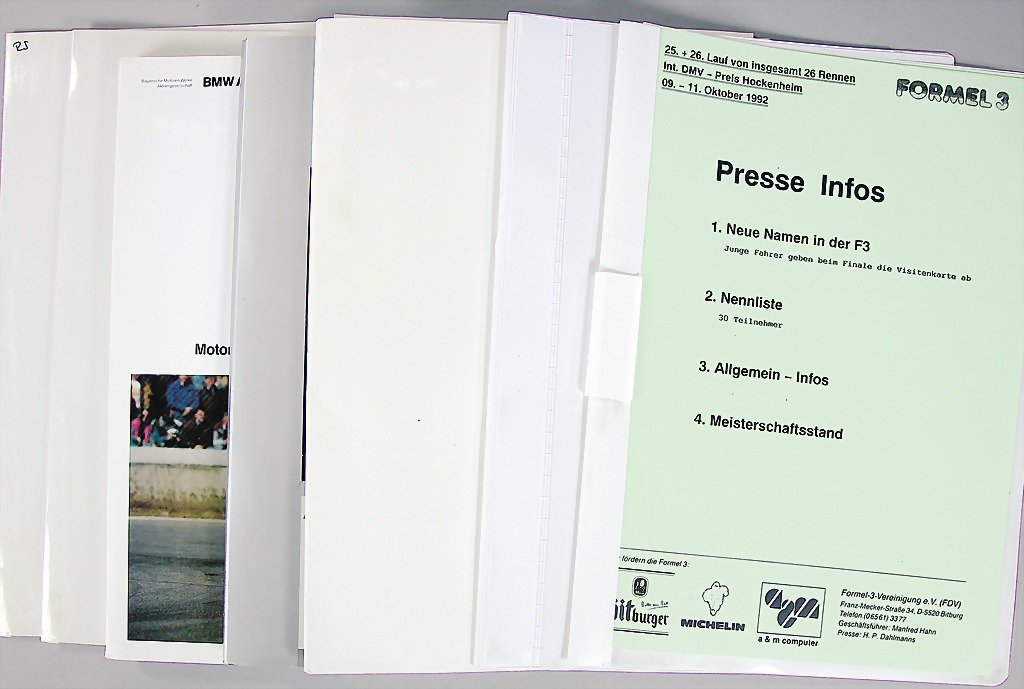 mixed lot of 7 press kits, No. 1: Porsche press report: mixed lot of 7 press kits, No. 1: Porsche press report Porsche 911 Carrera RS 2.7, complete from 1992, No. 2: Porsche press report Porsche Carrera Cup 1992, complete, No. 3: BMW AG press motor sport 1