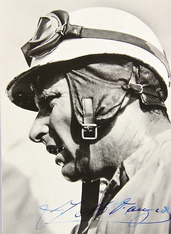 J. M. FANGIO autograph card Fangio after the racing,: J. M. FANGIO autograph card Fangio after the racing, signed with blue ink, early signature German Description J. M. FANGIO Autogrammkarte Fangio nach dem Rennen, handsigniert mit blauer Tinte, frühe