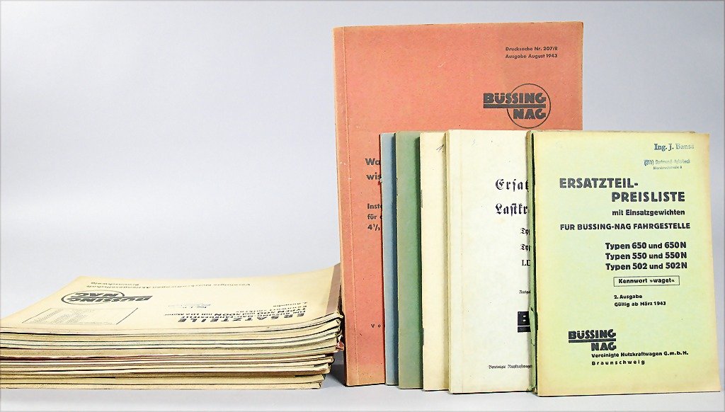 BÜSSING NAG mixed lot 24 pieces, '30s/'40s, instruction: BÜSSING NAG mixed lot 24 pieces, '30s/'40s, instructions for use/list of replacement parts types 900, 900N, 654, 250, 275, 300, 25 Burglöwe, 500 RB, FV6, GV6, ZD4, L, 650, 550, 502, LD4, GD4, FD6, G
