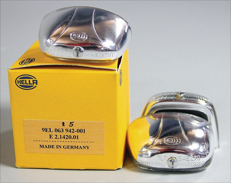 PORSCHE/HELLA 5 license plate lamps caps for e.g.:: PORSCHE/HELLA 5 license plate lamps caps for e.g.: Porsche 906/907/908/910/917, condition 1 German Description PORSCHE/HELLA 5 Kennzeichenleuchten-Kappe für z.B: Porsche 906/907/908/910/917, Zust. 1