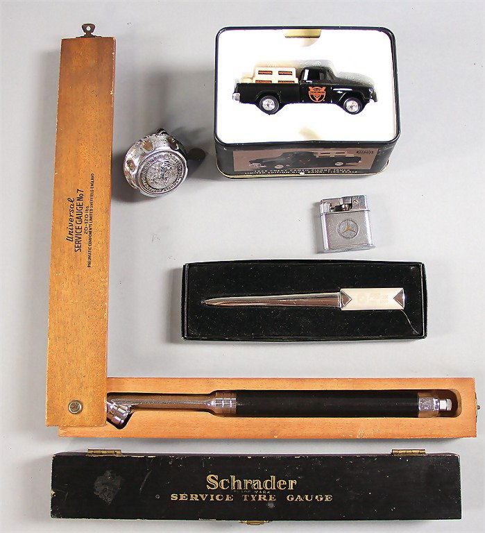 mixed lot of 6 pieces, among them 2x service Tyre: mixed lot of 6 pieces, among them 2x service Tyre Gauge, in original case, along with it a paper knife BMW "PB M 1990-2000", in original case, 1 lighter 1000 Zünder Mercedes-Benz '60s, and also 1x Ha