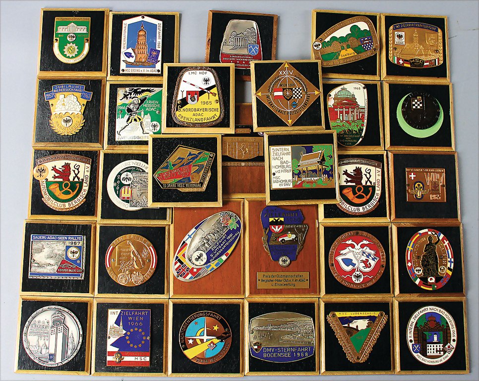 '60s, mixed lot of 30 badges, among them e.g.: "3. (1 of 1)