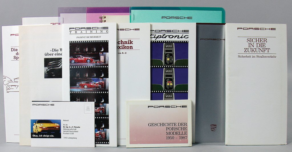 PORSCHE mixed lot of 15 pieces brochures and press (1 of 1)
